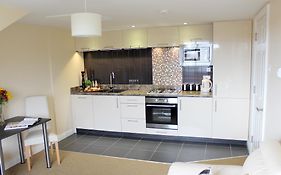 Silversprings - City Centre Apartments With Parking